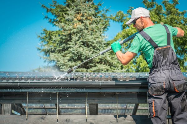 Milwaukee Gutter Cleaning