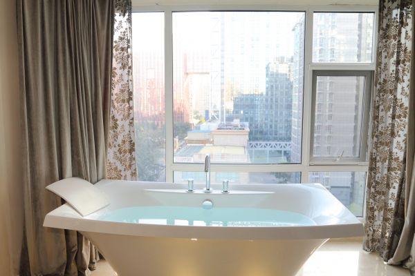 Milwaukee Bathtub Installation